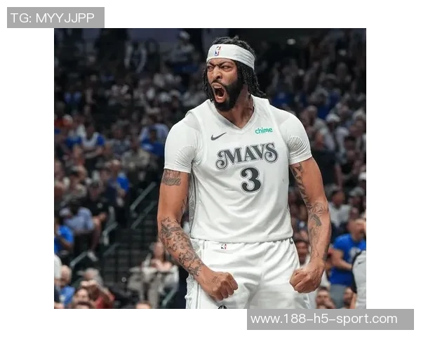 浓眉谈球队进攻体系强调球权转移与身体移动自己非常适应