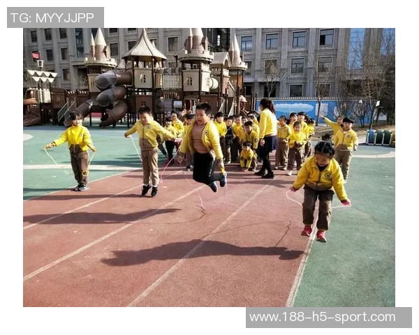 深度保障下KD展现统治力八助零失误助力球队灵活应变再创佳绩 深度保障下KD展现统治力八助零失误助力球队灵活应变再创佳绩